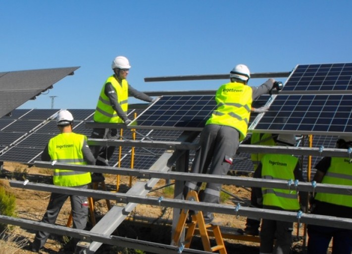 срок службы солнечных батарей Jinko Solar