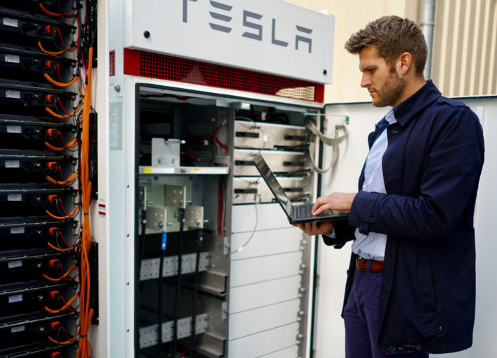 Lichtblick_Tesla_Powerpack_система хранения электроэнергии