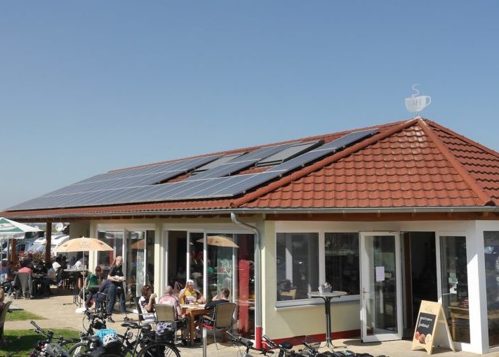 Photovoltaik_Dachanlage_Restaurant_nichtwohnhaus_gewerbe-1024x508