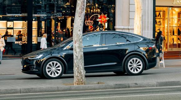 mobil_tesla_x_