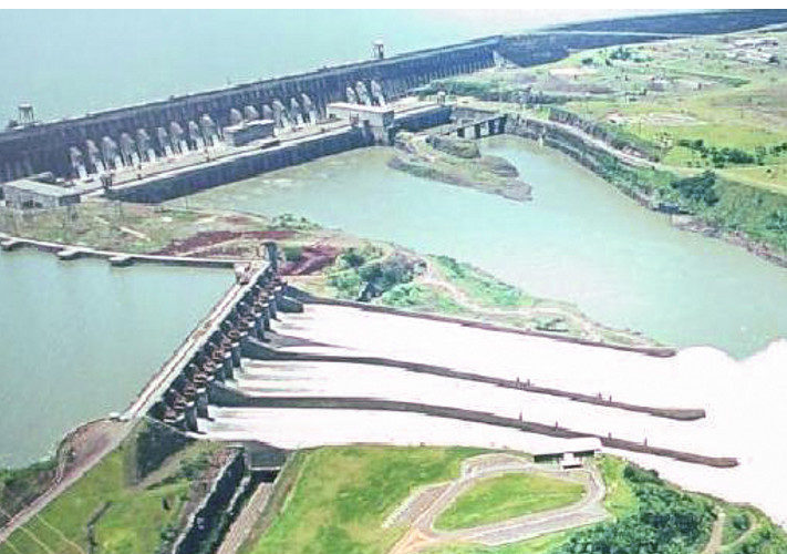 Itaipu_Staudamm_Wasserkraftwerk_Brasilien_Paraquay