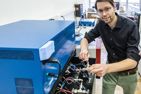 umwelt_technik_salzwasserbatterie_wasser_Batterieforschung_RKuehne_