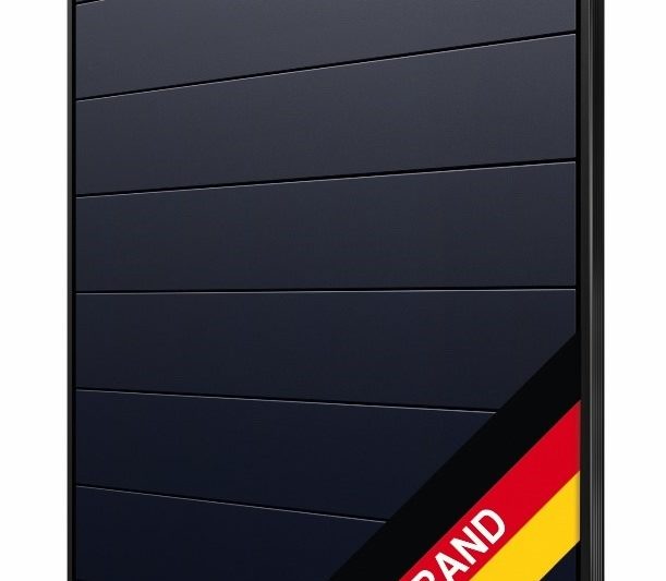 AXIblackperfect. AXITEC Energy präsentiert neue Solarmodul und Stromspeicher Technologien auf der Intersolar 2018 in München auf Stand A2.390. Weiterer Text über ots und www.presseportal.de/nr/109253 / Die Verwendung dieses Bildes ist für redaktionelle Zwecke honorarfrei. Veröffentlichung bitte unter Quellenangabe: "obs/AXITEC Energy GmbH & Co. KG"