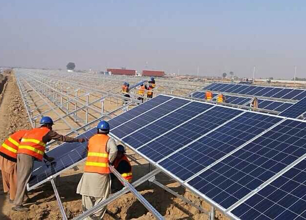 JA_Sola_panels_installation_in_Pakistan