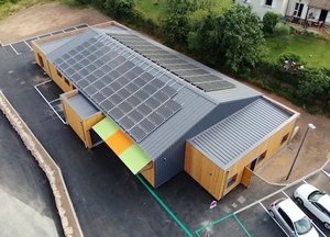 Франция_солнечная электростанция на крыше супермаркета