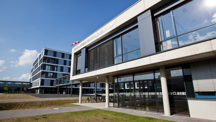 Hanwha_Q-Cells_Forschungszentrum_Bitterfeld_Deutschland