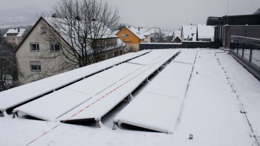 IBC-Solar-Schnee-auf-Flachdach