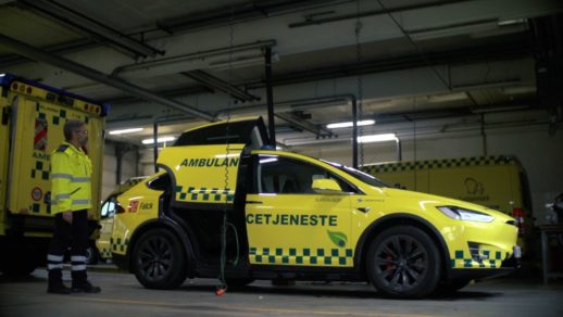 Tesla-Model-X-ambulance-1_large
