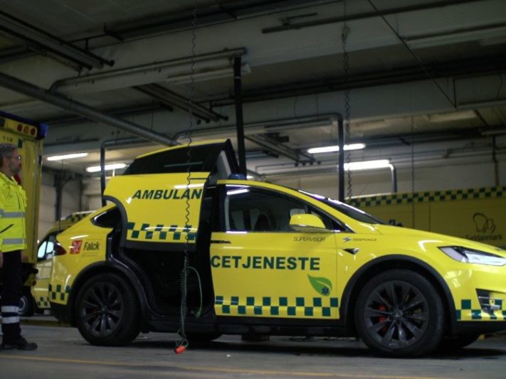 Tesla-Model-X-ambulance-1_large