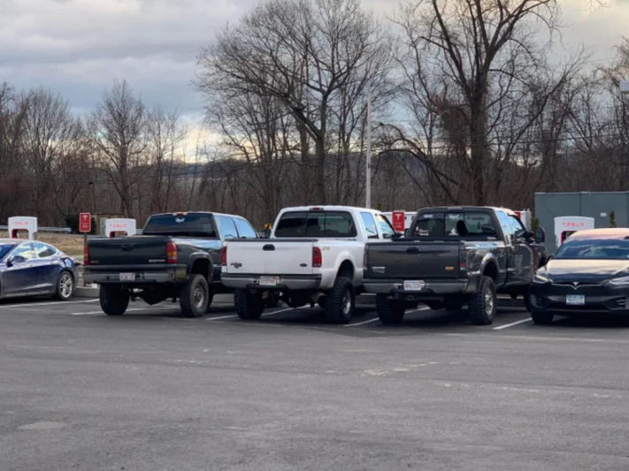 Tesla-Supercharger-pickup-truck-protest_large