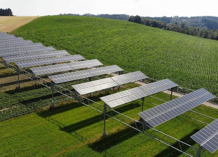 Agro-Photovoltaik-Heggelbach-Bayware-1024x512