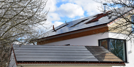 Photovoltaik_Dachanlage_Deutschland_Duennschichtmodule_Calyxo-1024x512