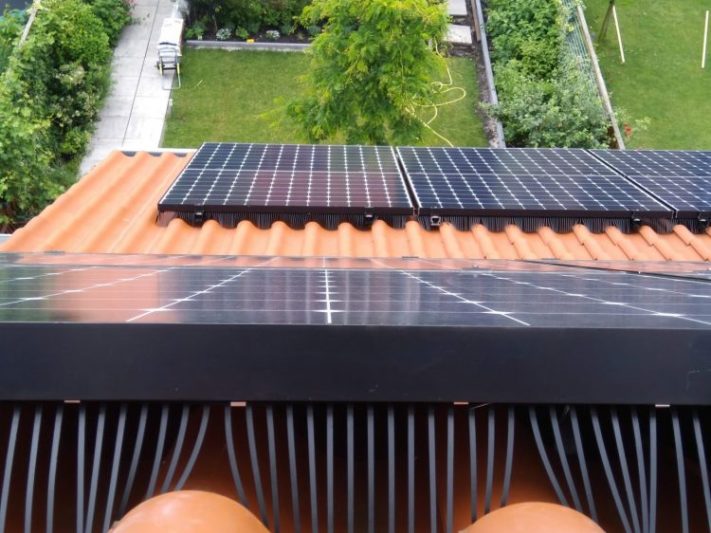 Van_der_Valk_Solar_Systems_BirdBlocker_1__750_563_80_s