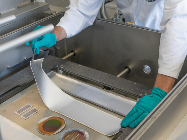 Fraunhofer_IKTS_textile_Solarzellen