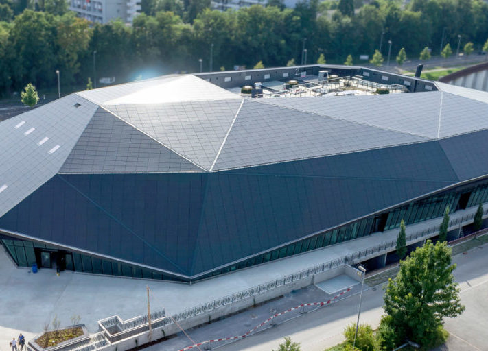 3S-Solar_Plus_AG_Schweiz_Solardach_Megaslate_Stadion-1024x512
