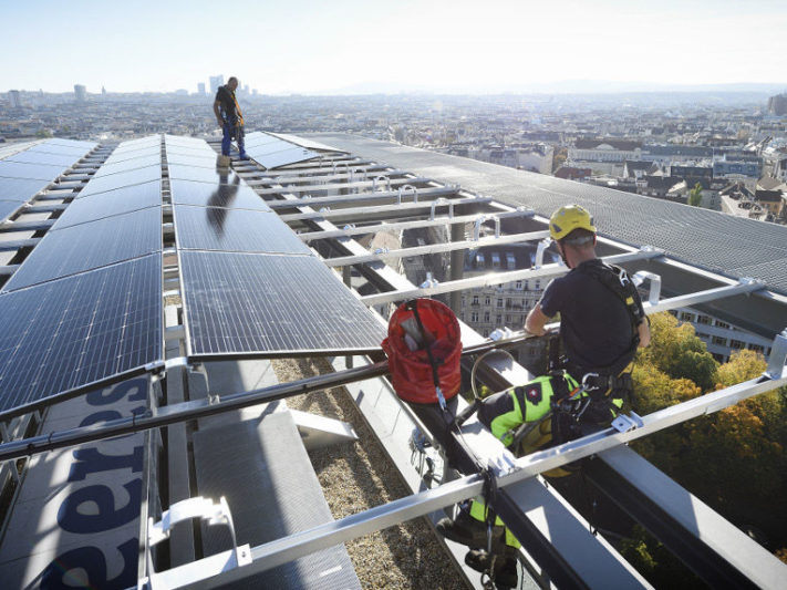 sonnendach-haus-des-meeres-wien-energie_ODkyOTk3Wg