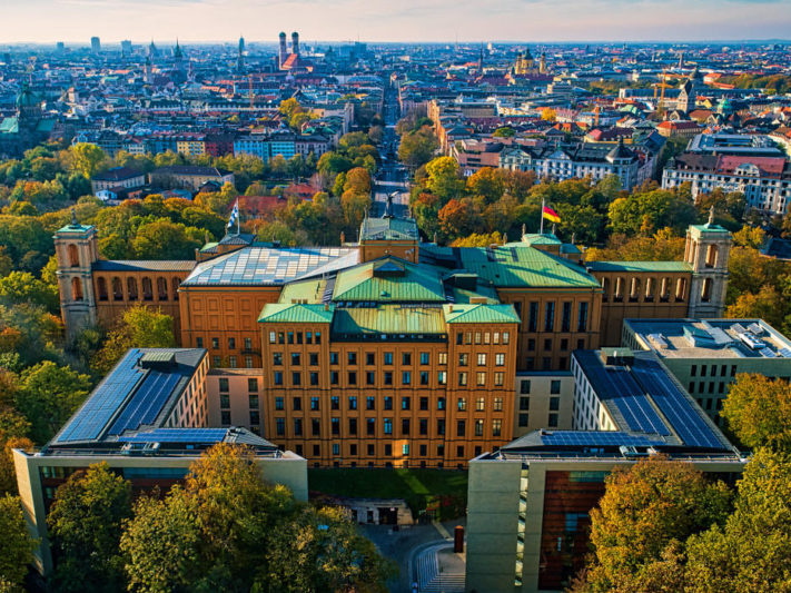 Bayerische_Staatskanzlei_Photovoltaik-Anlage_2_Muenchen_Bayern_Onesolar