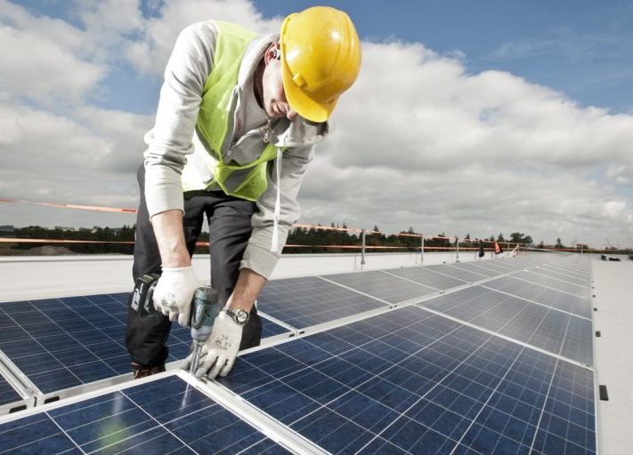 Goldbeck_Solar_Dach_Dachanlage_Photovoltaik_installation_bauen-1024x512