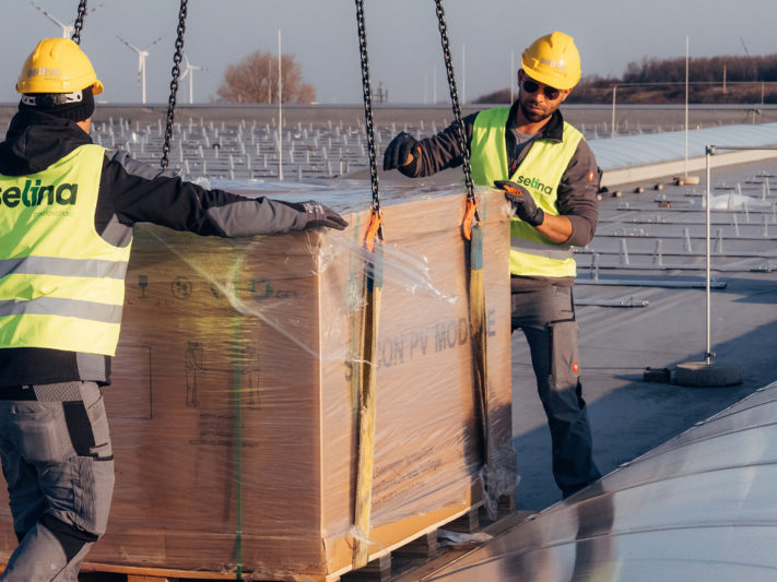 Selina_Coca_Cola_Dachanlage_Burgenland_Oesterreich_Installation_Windkraft_2019