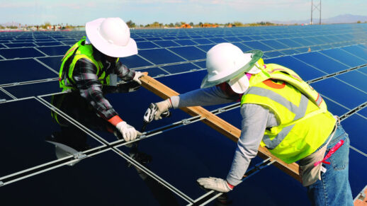 Blythe-installation-workers-first-solar-web-pv_ODk3OTA0Wg