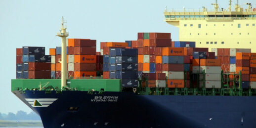 Schiff_Container_Export_Pixabay-1024x512