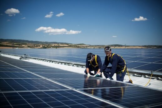 REC_Photovoltaik-Dachanlage_spain_bilbao-800x533
