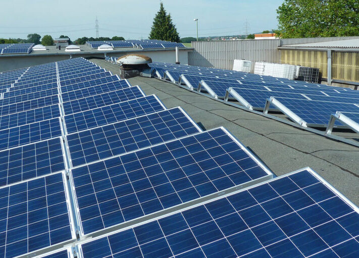 Sonneninitiative_Gewerbe_Dachanlage_Deutschland-1024x512