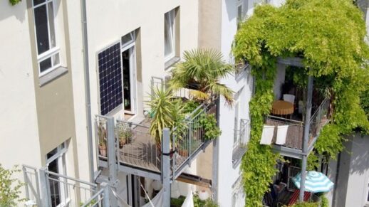 auch-mieter-von-wohnungen-haben-die-moeglichkeit-mini-solarstromanlagen-auf-dem-balkon-anzubringen-