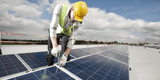 Goldbeck_Solar_Dach_Dachanlage_Photovoltaik_installation_bauen-1024x512