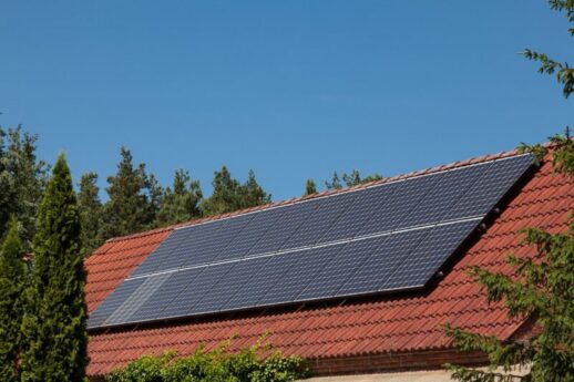 Panasonic_Check_der_Photovoltaik-Anlage-800x533