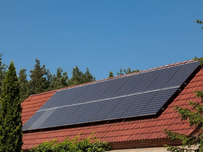 Panasonic_Check_der_Photovoltaik-Anlage-800x533
