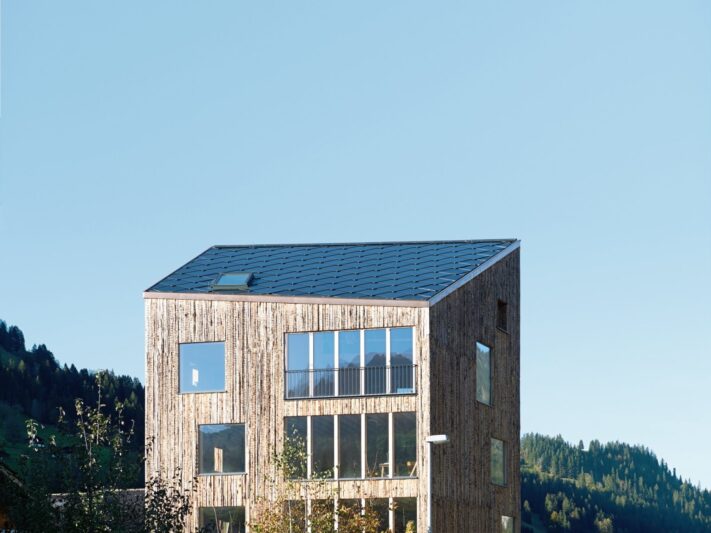 Source-Sunstyle-International.-Office-building-1600x1459