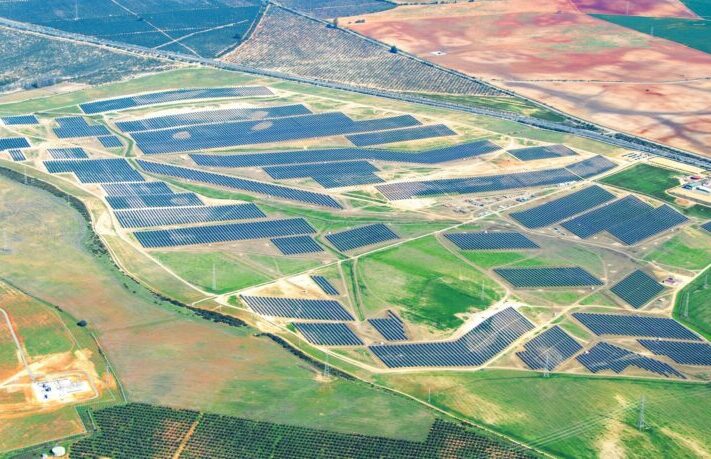 BayWa_re_Photovoltaik-Solarpark_Don_-Rodrigo-800x459