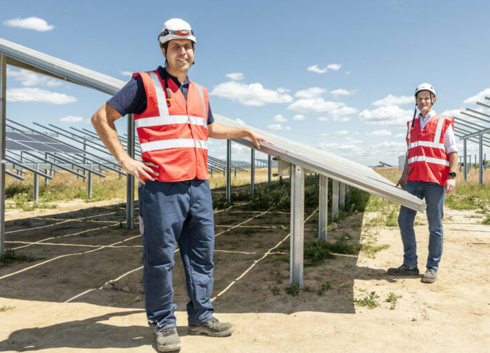 Copyright Paul-Langrock.de. Errichtung EnBW Solarpark Werneuchen. Portraet von links Stefan Lederer, Thorsten Joerss. Bundesland Brandenburg. 23. Juni 2020