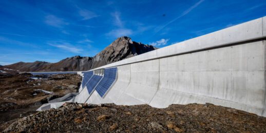 Axpo_Staumauer_Muttsee_Pilotprojekt_alpines_Kraftwerk_2019-1024x512