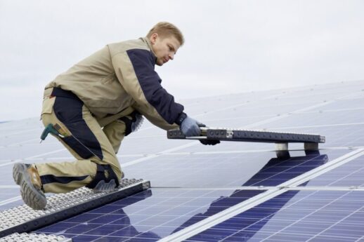 SMB_Solar_Multiboard_mobile_Photovoltaik-Arbeitsplattform-800x533