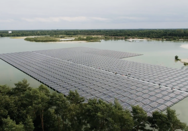 floating_solar_panels