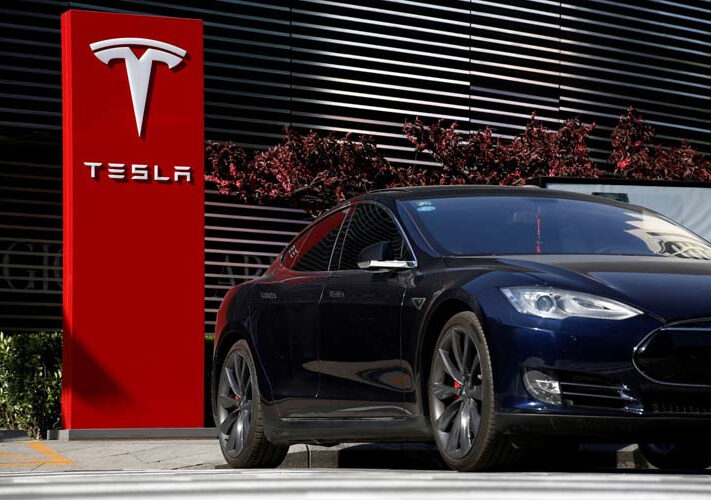42282129_-_18_04_2017_-_TESLA-CHINA