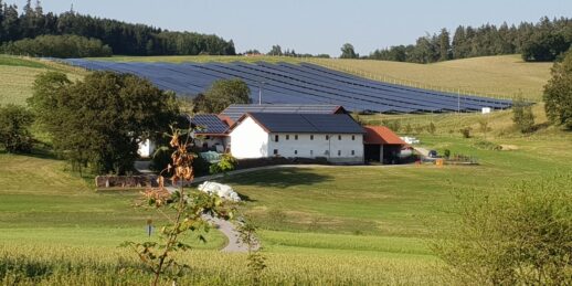 Bayern_Solarpark_Dachanlage_2019_Maxsolar_c_Hans_Urban