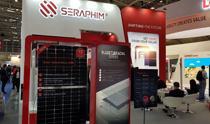 Seraphim_Solar_Intersolar_Europe_booth_2019_1920s_750_420_80_s_c1