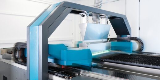 manz_laser_scriber_poduktion_herstellung_solarzelle_solarmodul-duennschicht_photovoltaik (1)