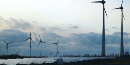 PV-und-Wind-in-der-Prognitz-Foto-©-Gerhard-Hofmann-Agentur-Zukunft-für-Solarify-e1585650034570