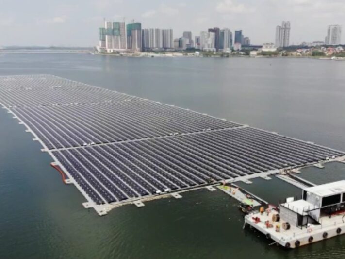 Singapore-floating-solar-farm
