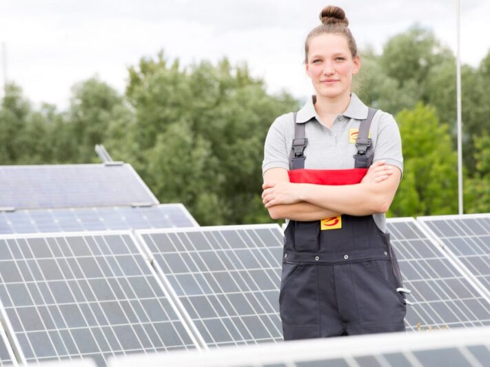 EGT_Photovoltaik_Arme_verschraenken