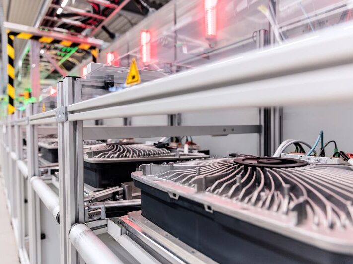 Fronius_GEN24_Plus_production