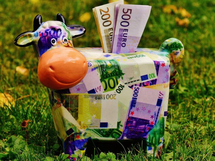 piggy-bank-1510525_1920_Sparschwein-e1623765742665-1536x902