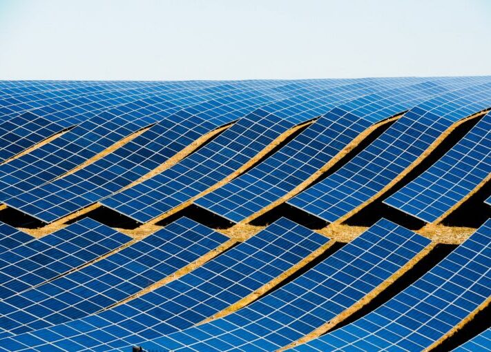 electricity-3287817_1920-768x510