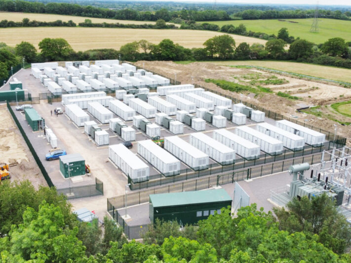 Sungrow_Grossspeicher_Grossbritannien_2021-scaled-e1628069494600-1536x768