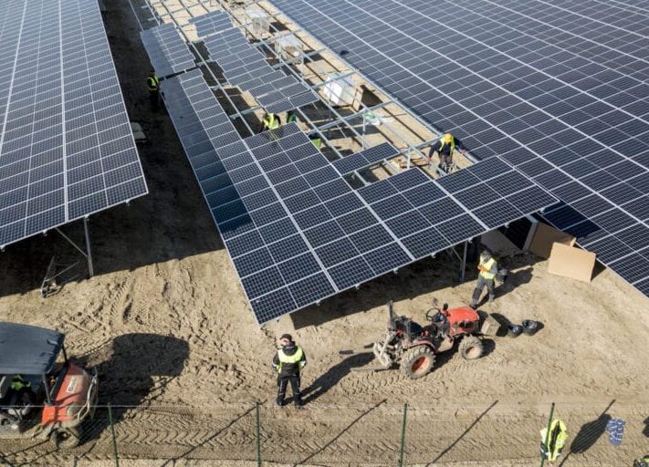 Ganzlin_Photovoltaik_Anlage_Baustelle_ehemaliges_Kieswerk_DJI-0048_c_GP_Joule_Joern-Lehman-e1586255024825-1024x512