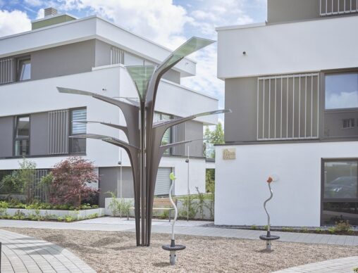 Organische_Duennschicht-Photovoltaik_Solarbaum_Asca_E-Bike-Stationen
